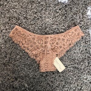FOREVER 21 DUSTY LIGHT ROSE LACE CHEEKY PANTIES